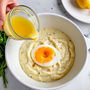 Рецепт Цезарь с копченой уткой и вишней - Приготовление заправки