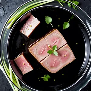 Рецепт Тунец в фольге с имбирём и кинзой - Маринование тунца