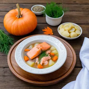 Рецепт Уха из лосося с морошкой и укропом - Подача