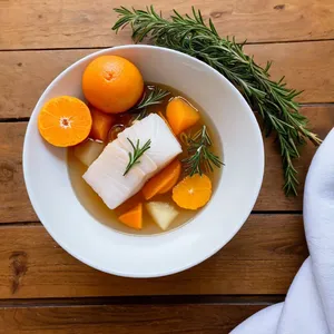 Рецепт Уха из палтуса с мандарином и розмарином - Подача ухи