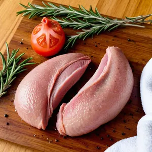 Рецепт Утиная грудка сувид с соусом из брусники и розмарином - Подготовка утиной грудки