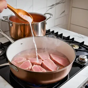 Рецепт Варёный тунец с манго и кинзой - Приготовление тунца