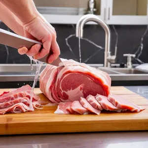 Рецепт Вяленая свинина с медом и ягодами можжевельника - Подготовка мяса