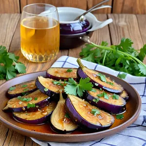 Рецепт Жареные баклажаны с медом и чесноком - Подача блюда