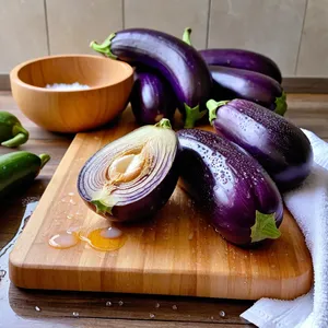 Рецепт Жареные баклажаны с медом и чили - Подготовка баклажанов