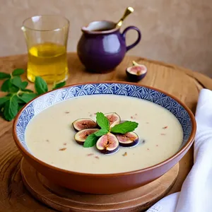 Ажобланко с инжиром и кедровыми орешками