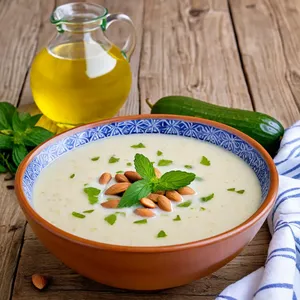Ажобланко с огурцом и мятой