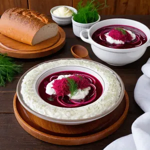 Борщ с копченым угрем и хреном