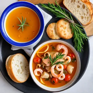 Буйабес с кальмарами и розмарином