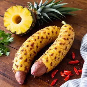Домашняя колбаса с ананасом и чили