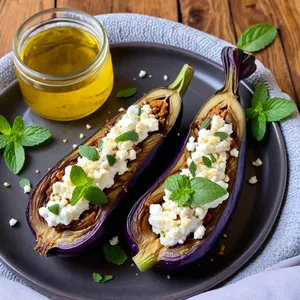 Фаршированные баклажаны с сыром фета и мятой