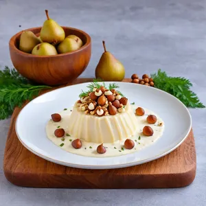 Форшмак с копченой грушей и фундуком