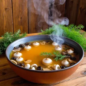 Грибной бульон с белыми грибами и можжевельником