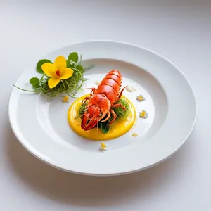 Яичные бризы с омарчиком и шафрановым эспумом