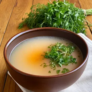 Костный бульон с чабером и душицей