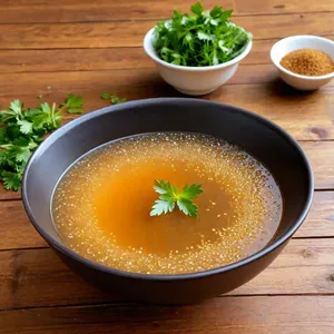Костный бульон с кардамоном и мускатным орехом