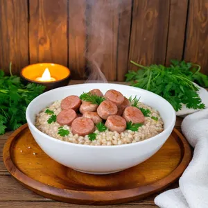 Кулеш с колбасками и перловкой