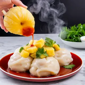 Манты с ананасом и свининой