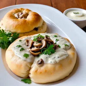 Манты с шампиньонами и свининой