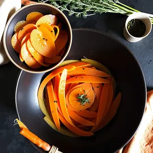 Маринованная морковь с медом и перцем