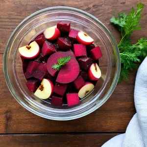 Маринованная свекла с яблоком и душистым перцем