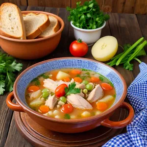 Минестроне с курицей и сельдереем
