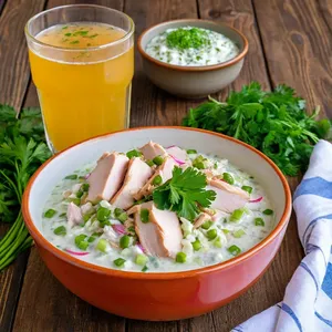 Окрошка на квасе с копчёной курицей