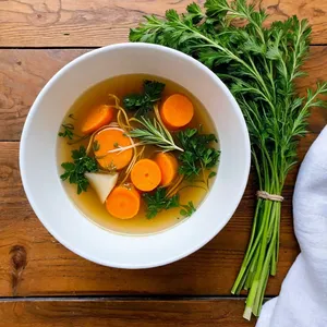 Овощной бульон с корнем лопуха и розмарином