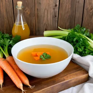 Овощной бульон с корнем сельдерея и имбирём