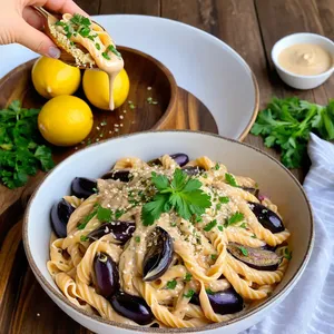 Паста из жареных баклажанов с чесноком и тахини