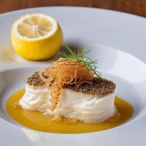 Сельдь с имбирным муссом и хрустящим луком