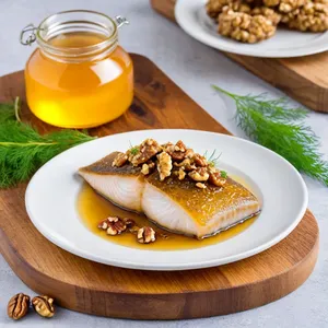 Сельдь с медовой глазурью и грецкими орехами