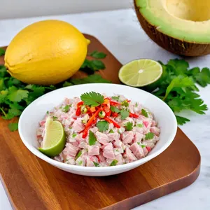 Севиче из тунца с кокосом и лаймом