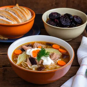 Щи с индейкой и черносливом