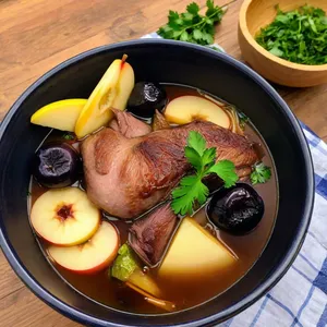 Шурпа из утки с черносливом и яблоками