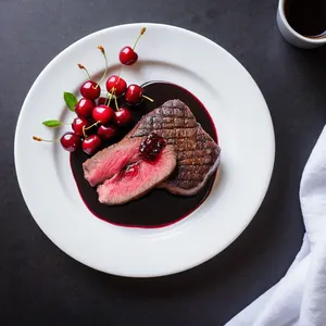 Стейк с кофейной корочкой и вишнёвым джемом