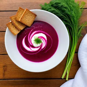 Свекольник с редисом и зеленым луком