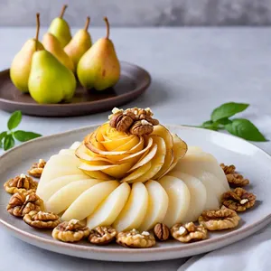 Сырные розочки с грушей и грецким орехом