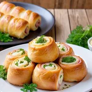 Сырные рулетики с ветчиной и чесноком