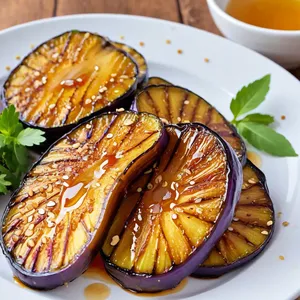 Жареные баклажаны с медом и кунжутом